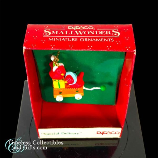 Enesco Small Wonders Special Delivery Red Chicks 2 copy