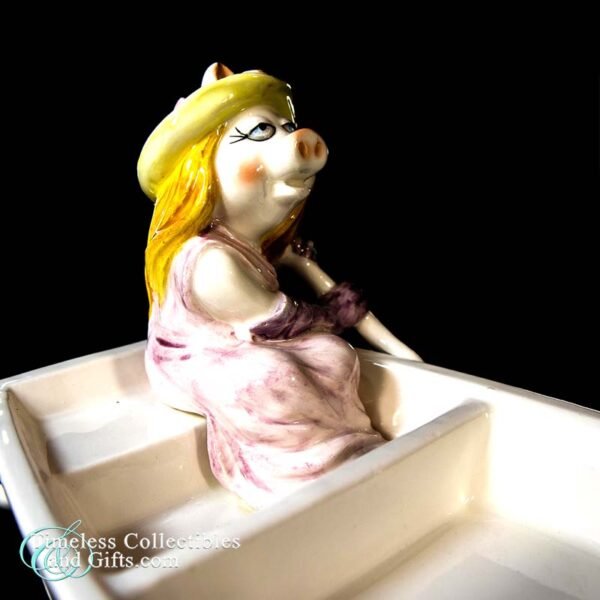 Kermit and Miss Piggy in Row Boat 8