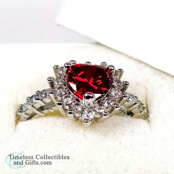 Diamond Faceted Red Heart Rhinestone Cluster Ring 2